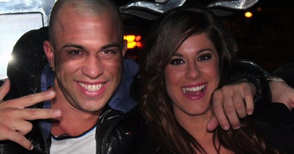 MYHYV otra chica pillada follando (y pasada de alcohol). Tony Aguilera se la liga en la fiesta FAKIngs de Navidad