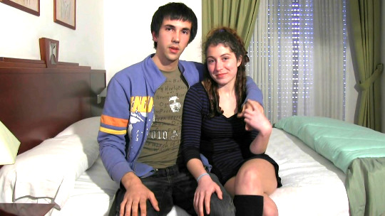 19 años, universitarios y liberales: Laura y Adrian, las nuevas generaciones debutan en el porno